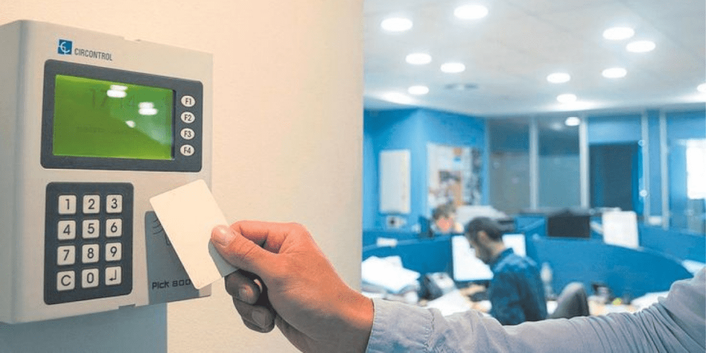 La importancia de registrar las ausencias en el control horario de la empresa