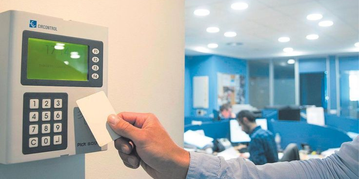 La importancia de registrar las ausencias en el control horario de la empresa