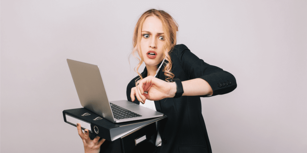 Qué pasa si un empleado denuncia la falta de registro horario en una empresa